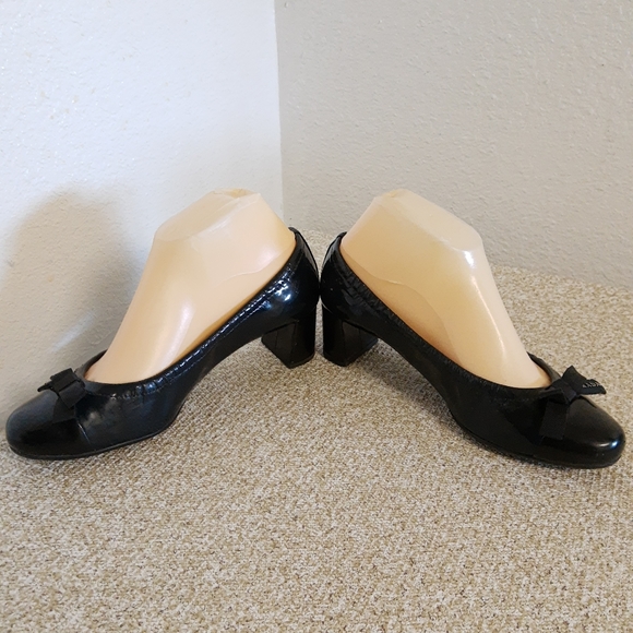 Prada Navy Patent Leather Shoes - Picture 3 of 7